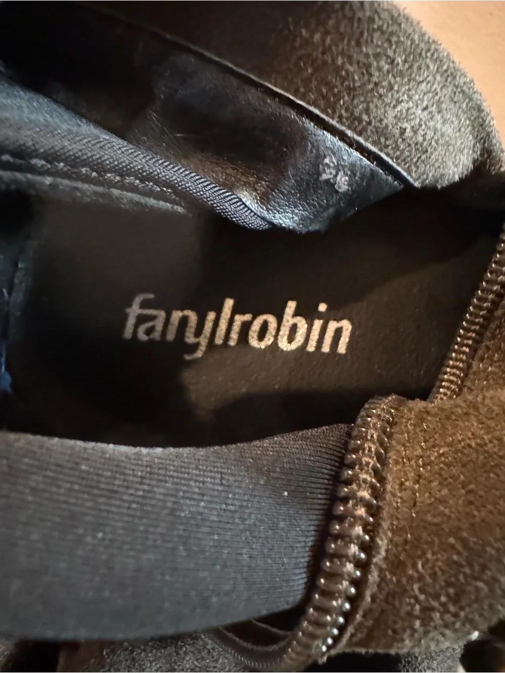 Farylrobin over knee
